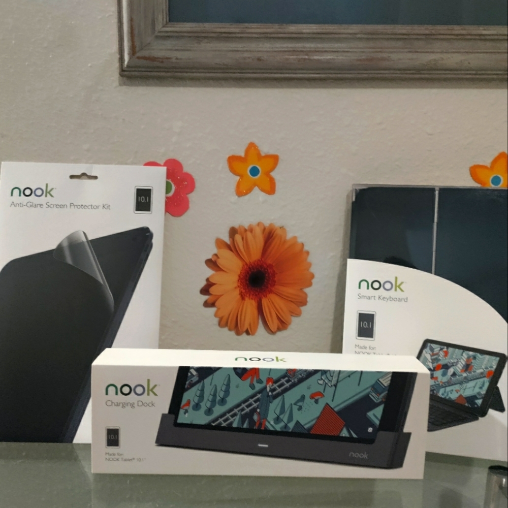 Nook 10.1" Tablet Accessories New - charging dock, keyboard, screen protector